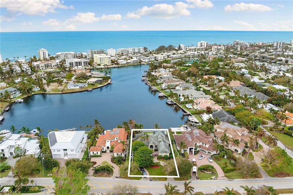 MOORINGS - Residential