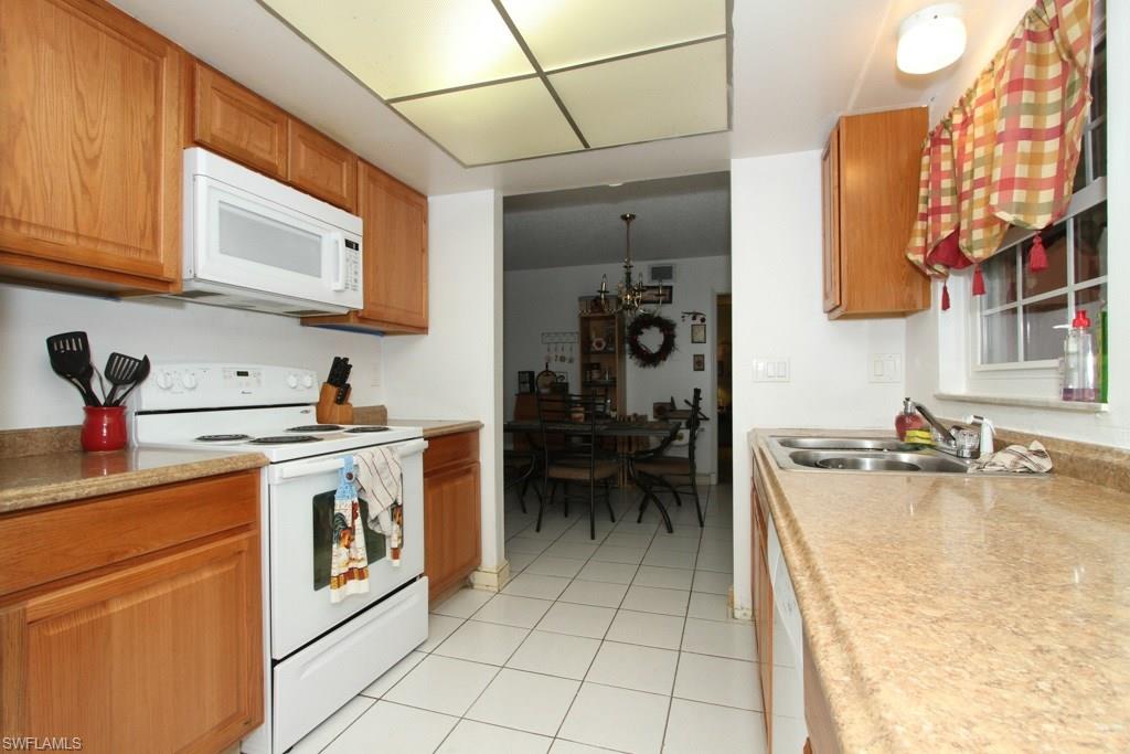 COUNTRY CLUB ESTATES - Residential