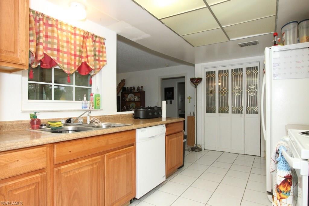 COUNTRY CLUB ESTATES - Residential