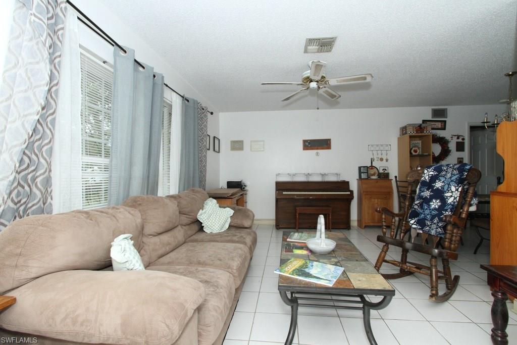 COUNTRY CLUB ESTATES - Residential