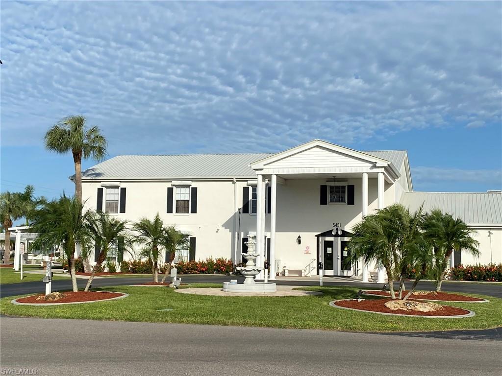 CARRIAGE VILLAGE - Residential