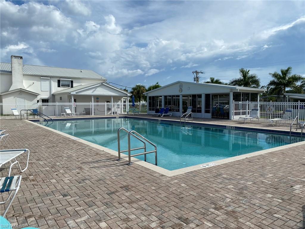 CARRIAGE VILLAGE - Residential