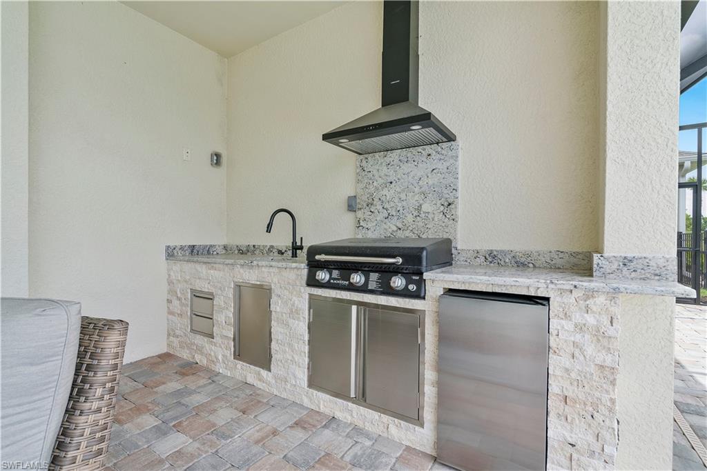 EDGEWATER - Residential