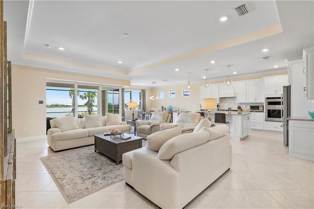 EDGEWATER - Residential