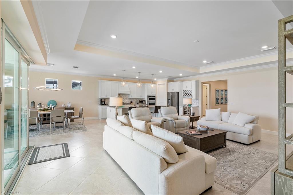 EDGEWATER - Residential