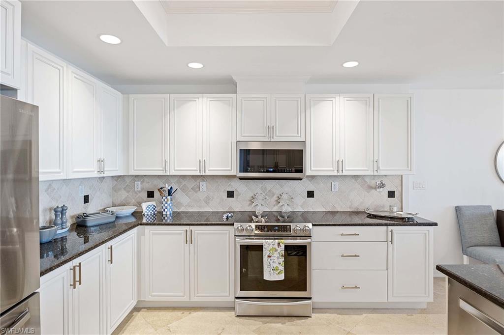 ESPERIA SOUTH - Residential Lease