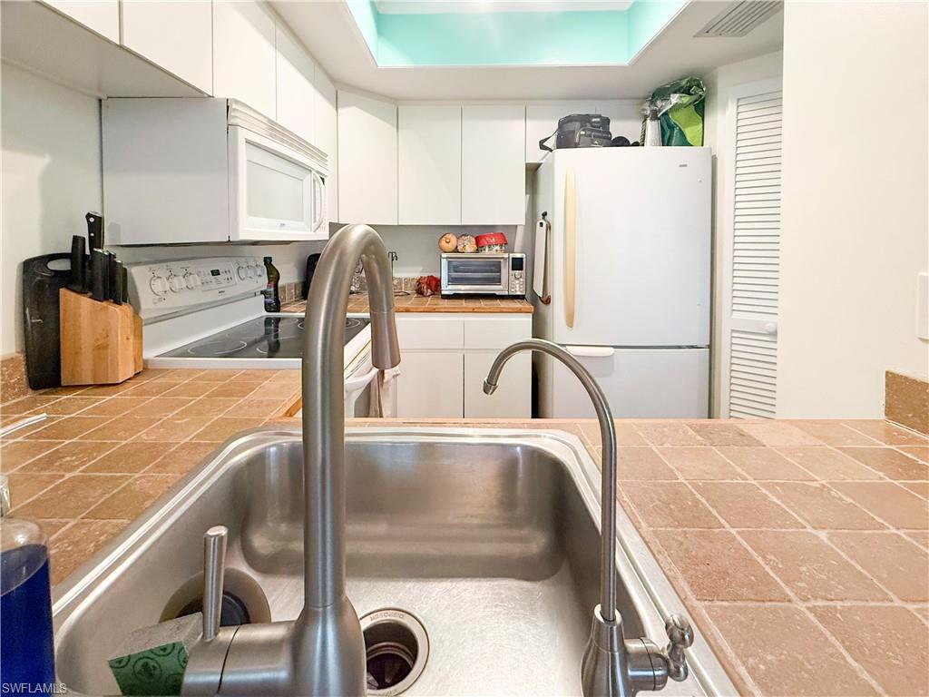 SAFETY HARBOR CLUB - Residential