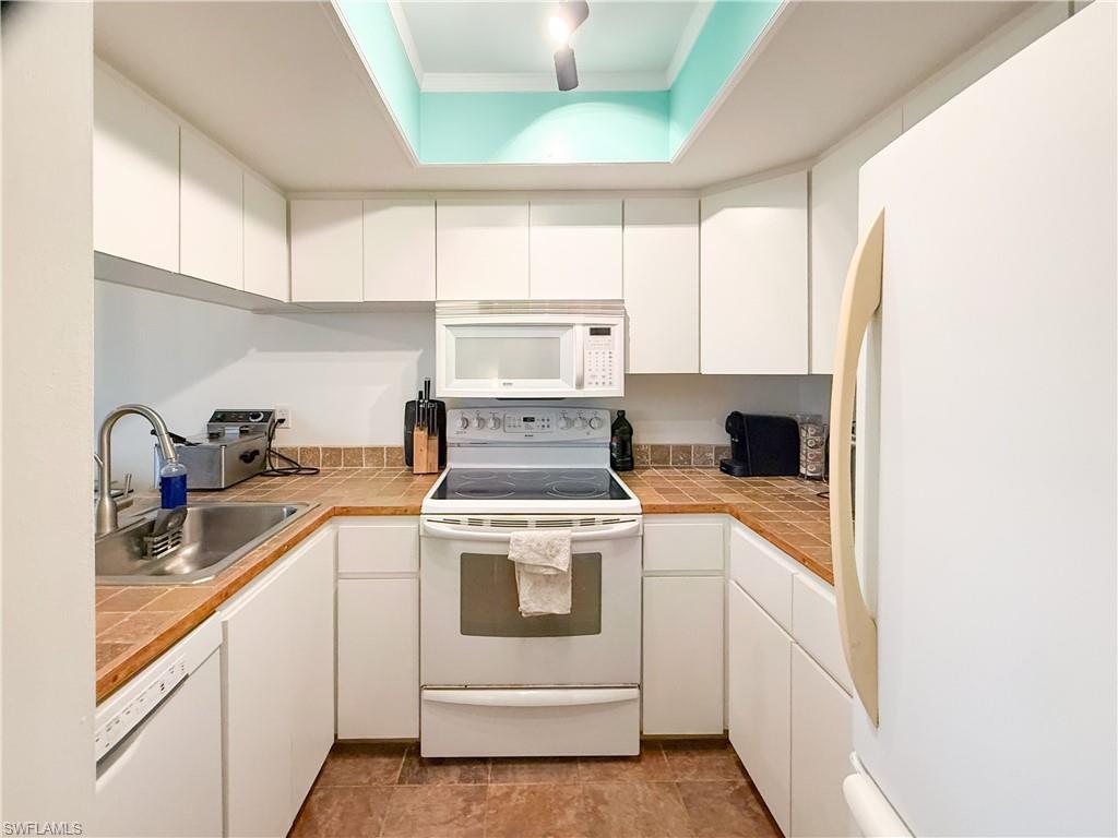 SAFETY HARBOR CLUB - Residential