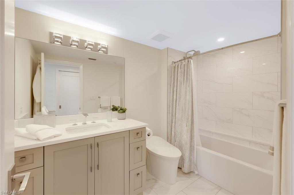 CARLYSLE AT BAY COLONY - Residential