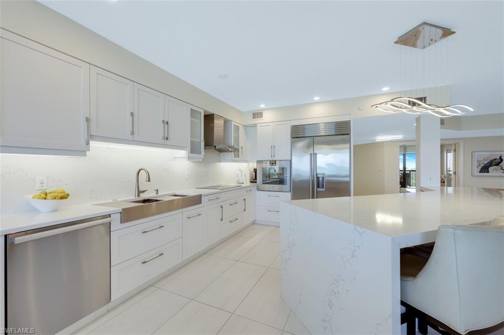 CARLYSLE AT BAY COLONY - Residential