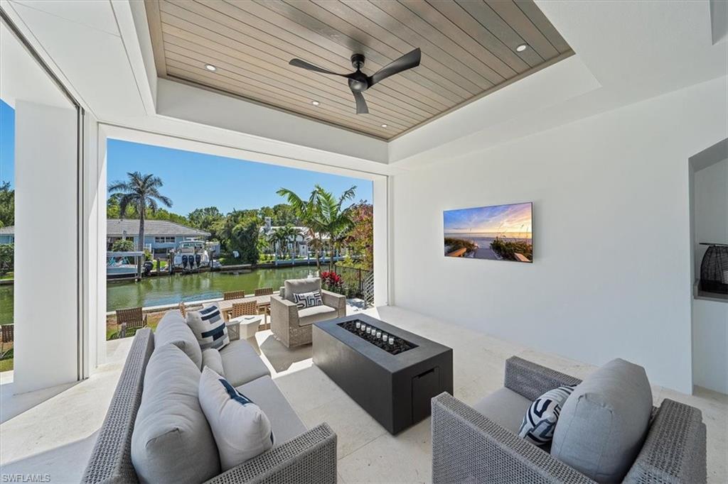 AQUALANE SHORES - Residential