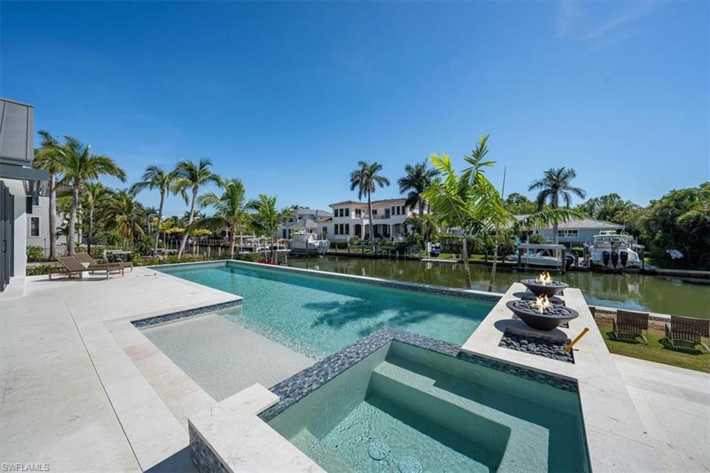 AQUALANE SHORES - Residential