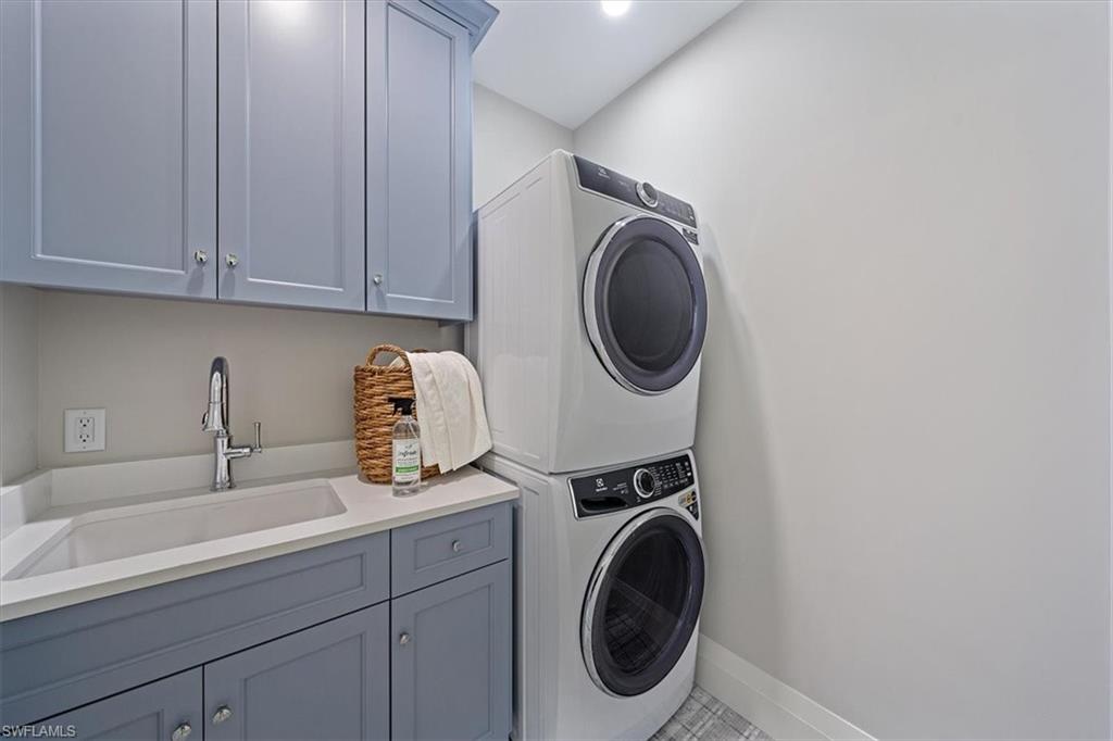 AQUALANE SHORES - Residential