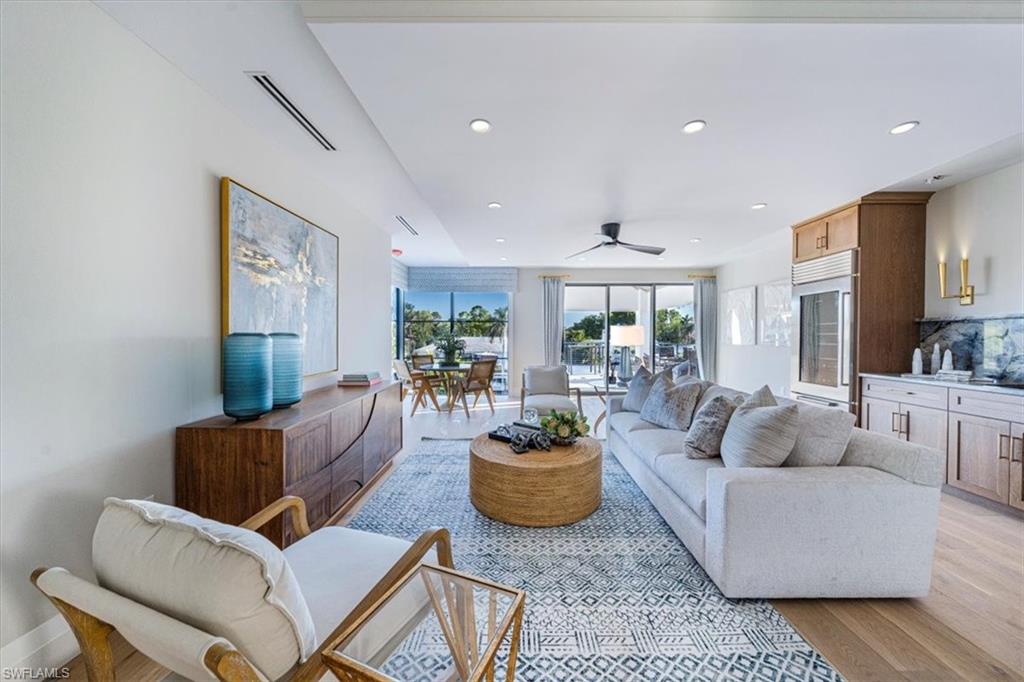 AQUALANE SHORES - Residential