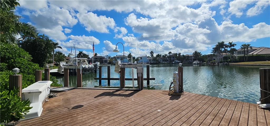 MOORINGS - Residential