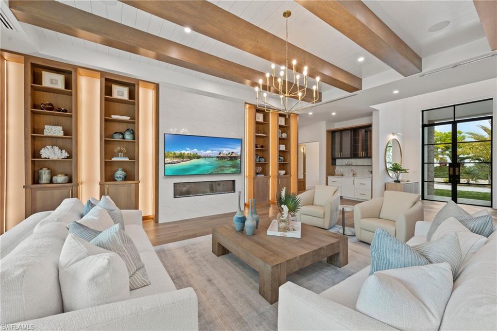 MOORINGS - Residential