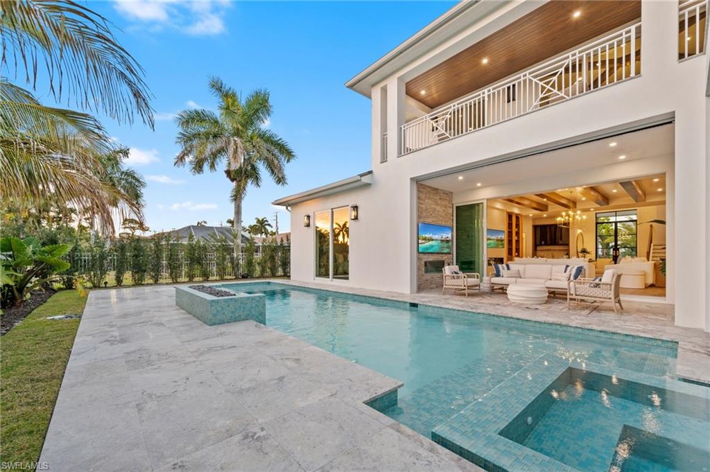 MOORINGS - Residential