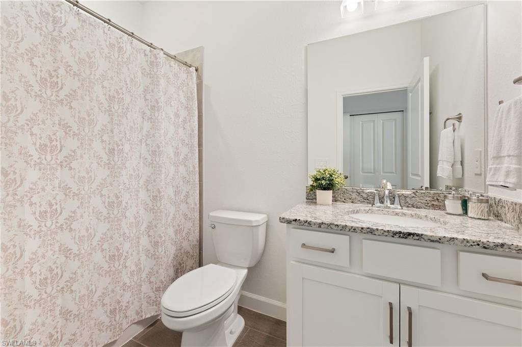 COUNTRY CLUB - Residential Lease
