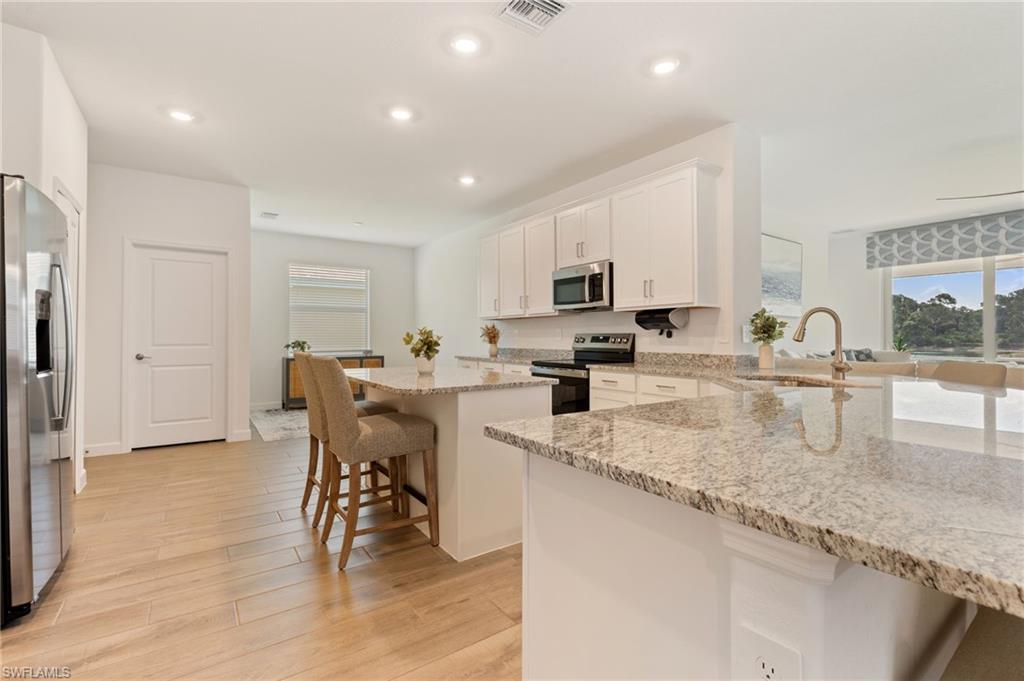 COUNTRY CLUB - Residential Lease
