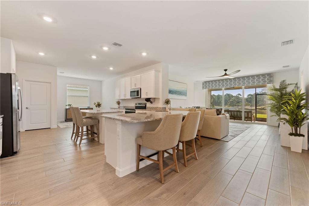 COUNTRY CLUB - Residential Lease