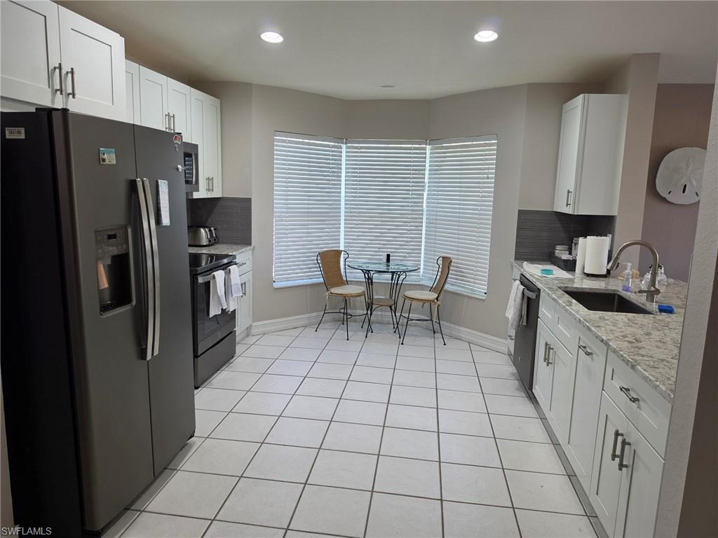 DIAMOND LAKE - Residential Lease
