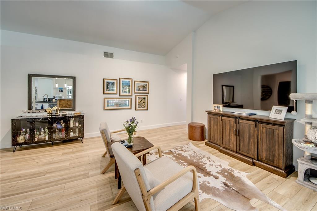 COUNTRY OAKS - Residential