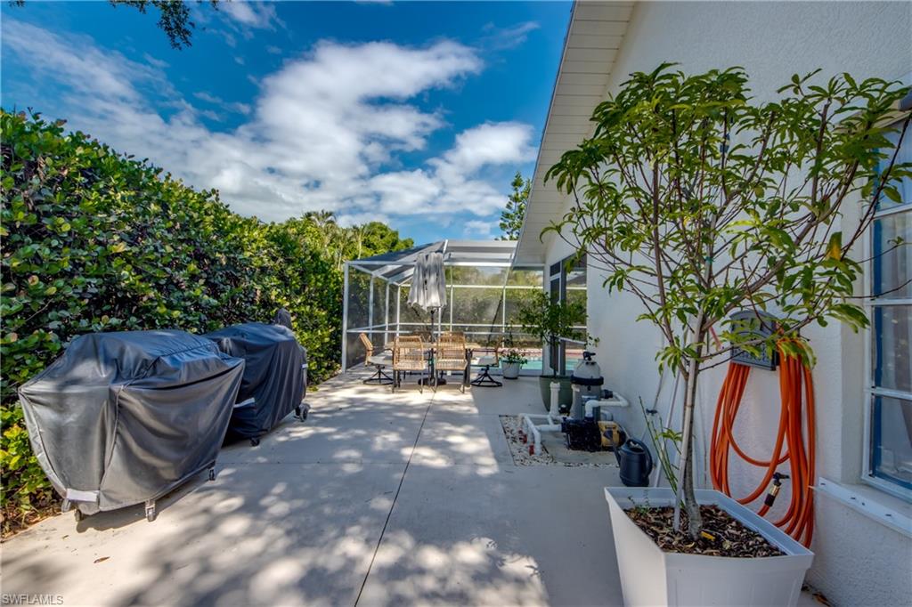 COUNTRY OAKS - Residential