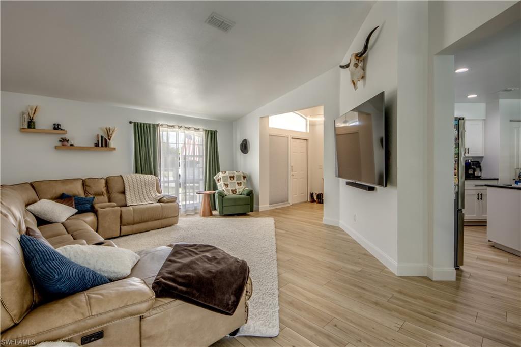 COUNTRY OAKS - Residential