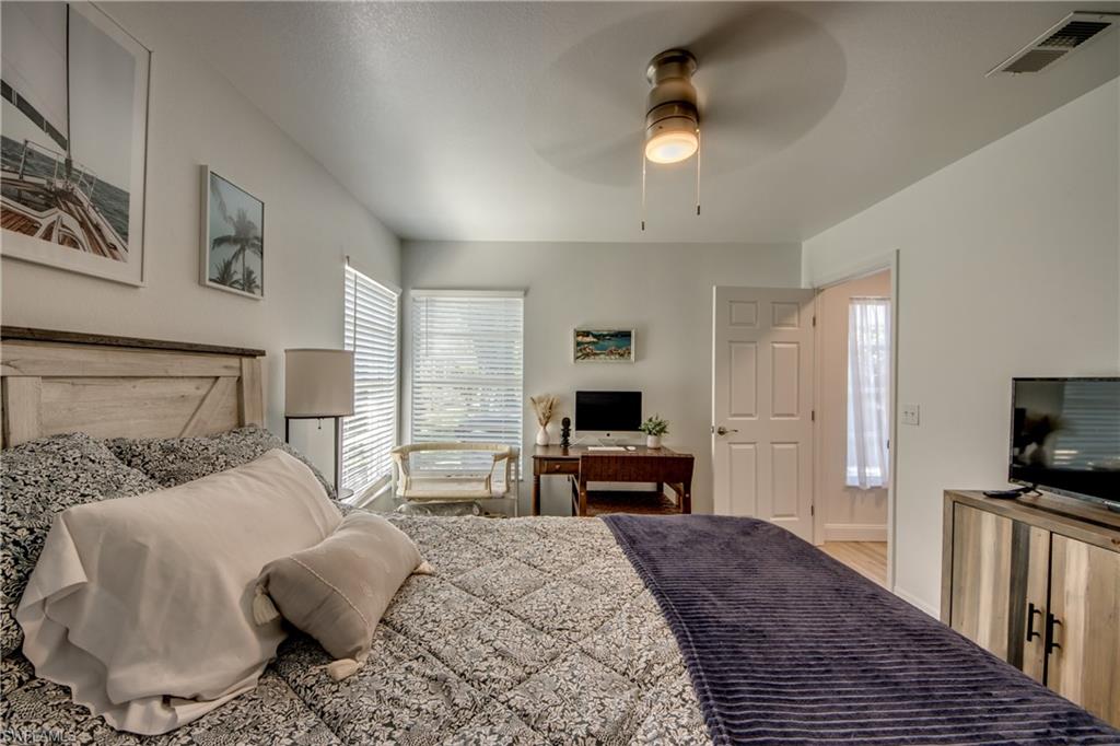 COUNTRY OAKS - Residential