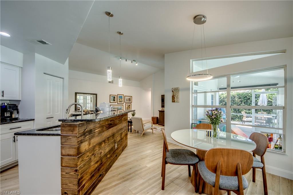 COUNTRY OAKS - Residential