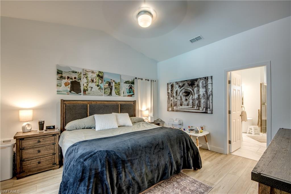 COUNTRY OAKS - Residential