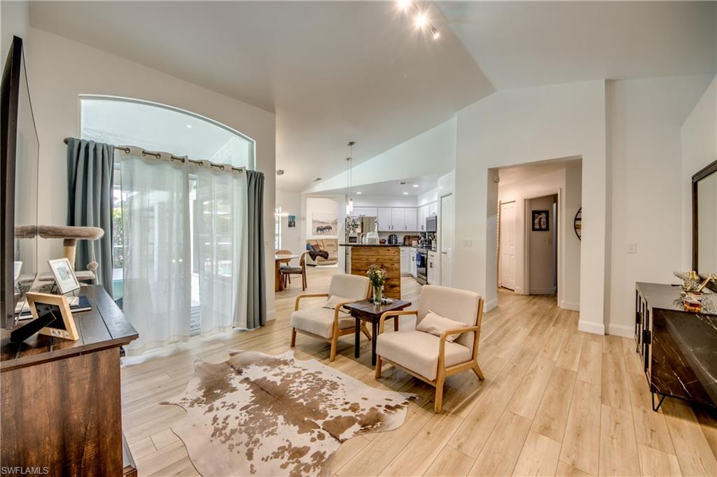 COUNTRY OAKS - Residential