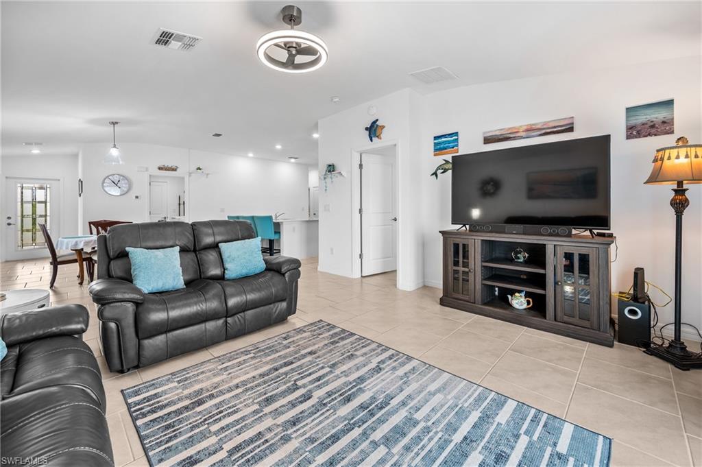 ROTONDA LAKES - Residential