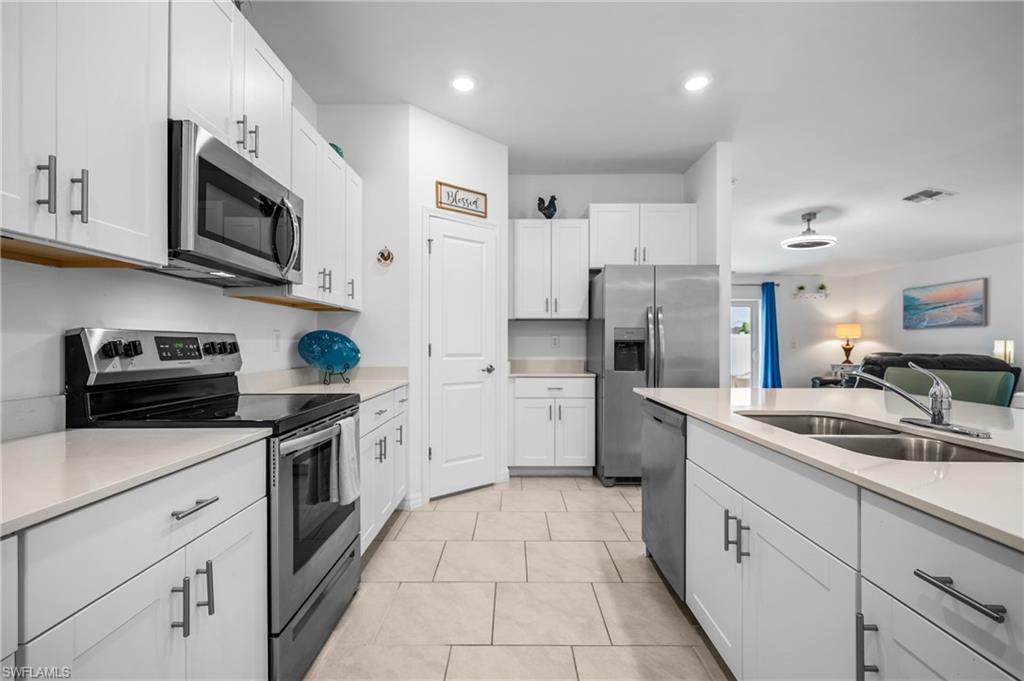 ROTONDA LAKES - Residential