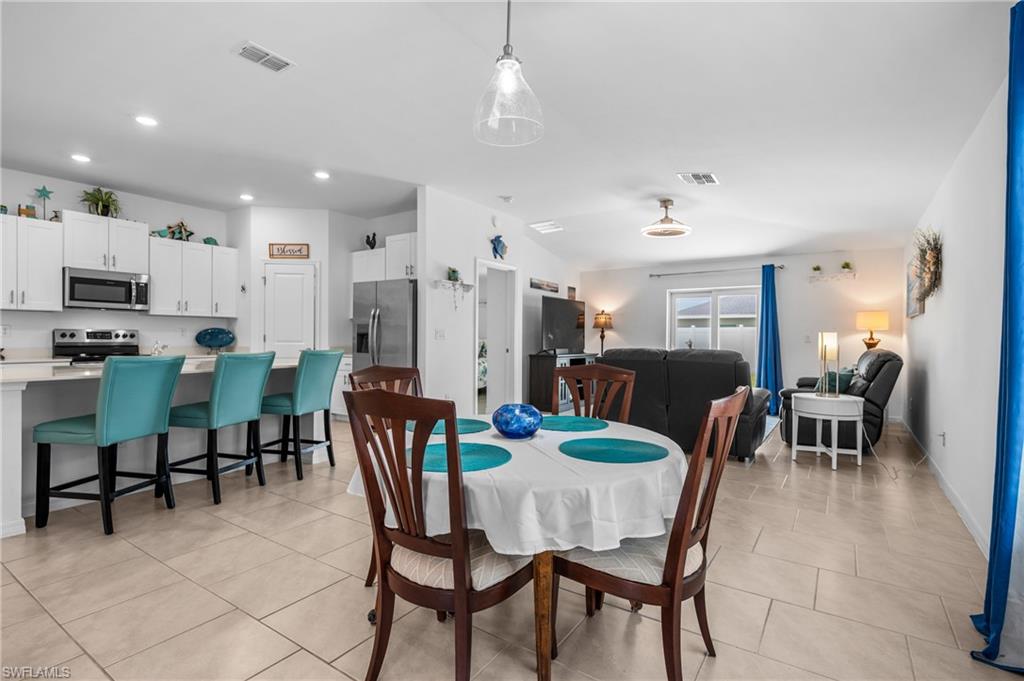 ROTONDA LAKES - Residential