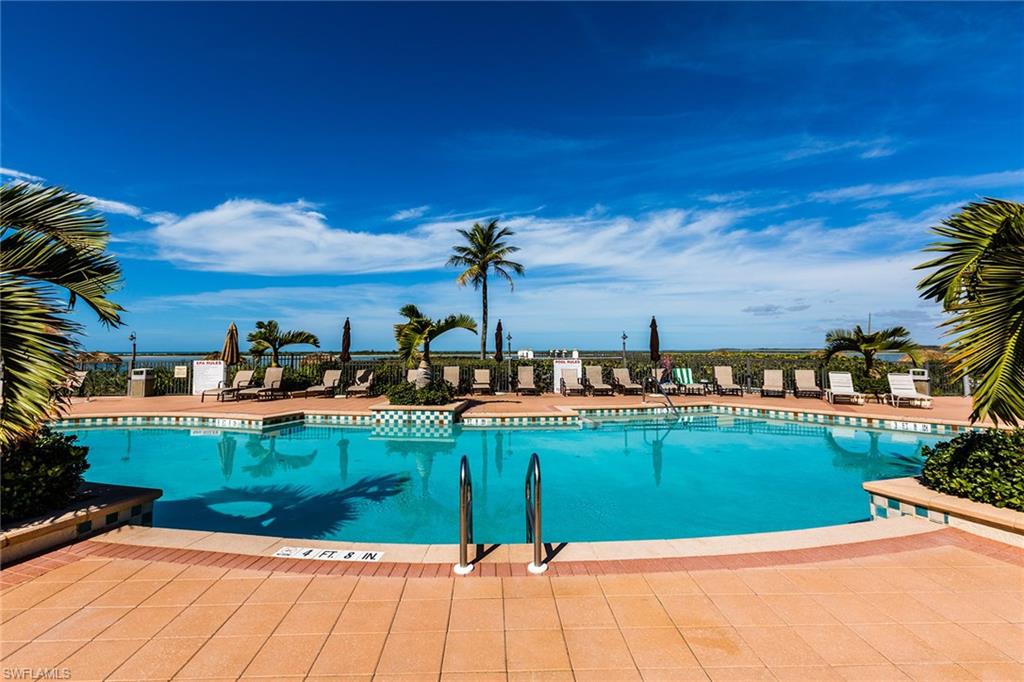 HIDEAWAY BEACH - Land