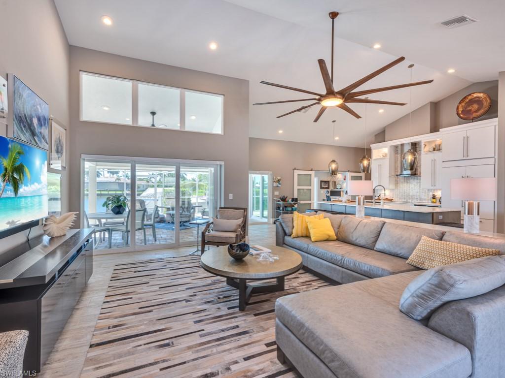 MARCO BEACH - Residential