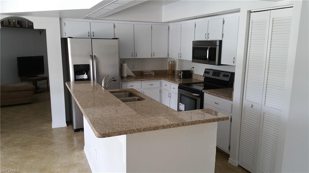 COUNTRY CLUB ESTATES - Residential