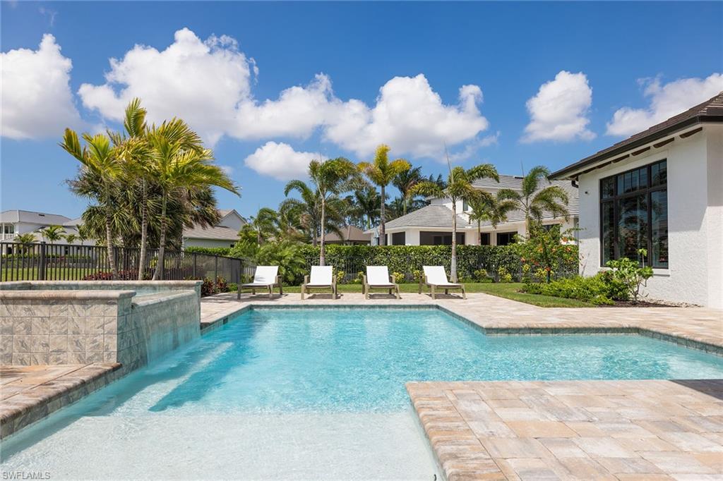 THE ENCLAVE OF DISTINCTION - Residential