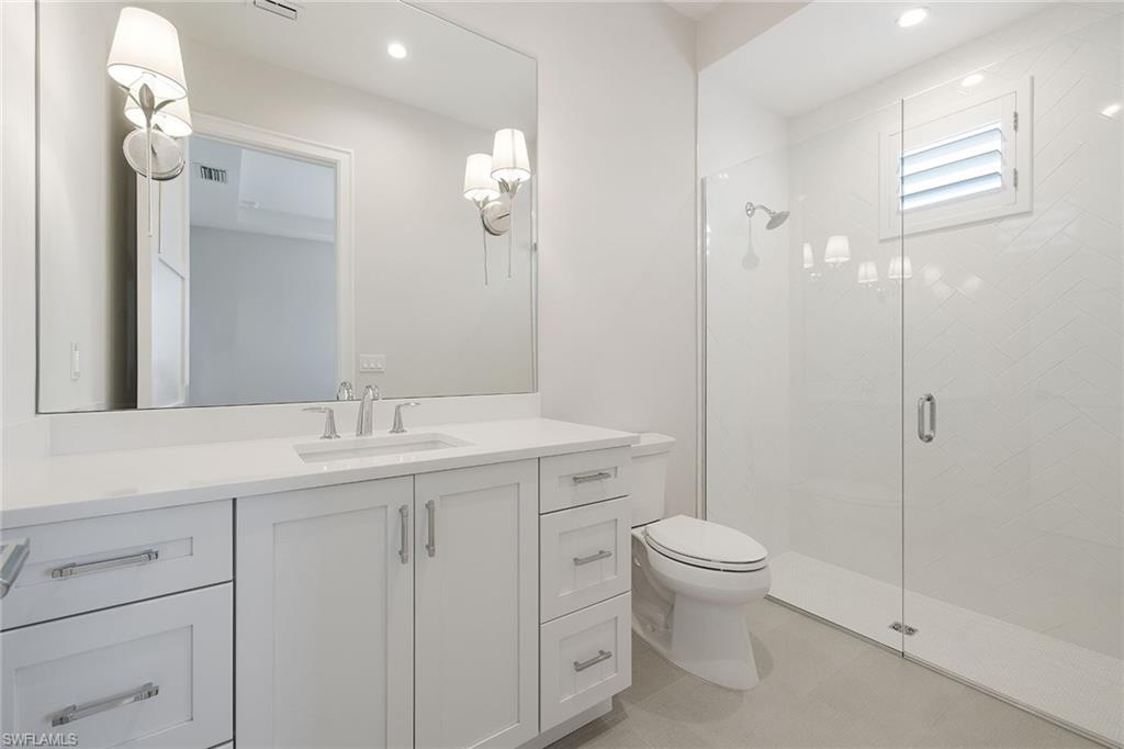THE ENCLAVE OF DISTINCTION - Residential