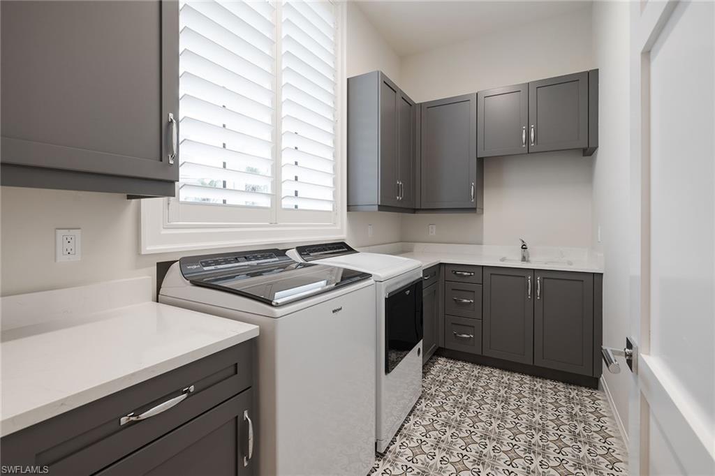 THE ENCLAVE OF DISTINCTION - Residential