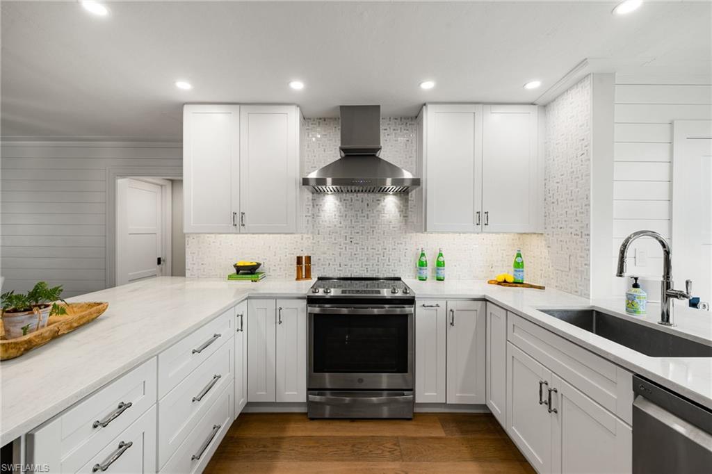 SOMERSET AT MOORINGS - Residential Lease