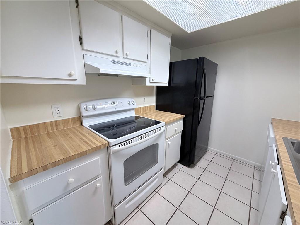 SUNSET POINTE - Residential Lease