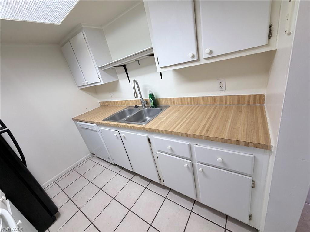 SUNSET POINTE - Residential Lease