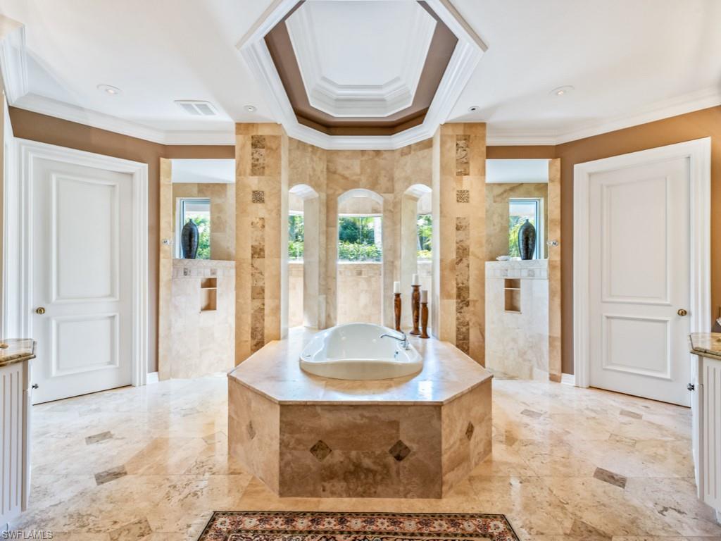BAY WOODS - Residential