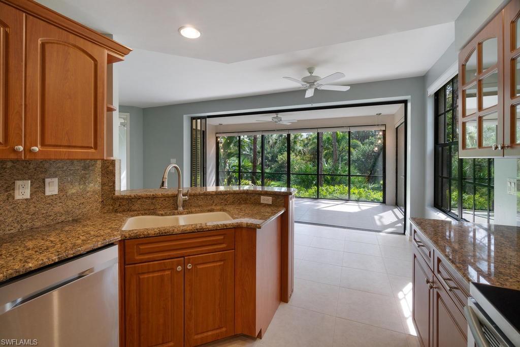 OAKWOOD CARRIAGE HOME - Residential