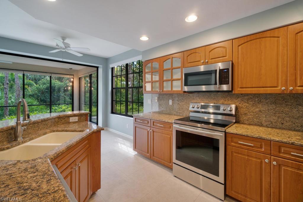 OAKWOOD CARRIAGE HOME - Residential