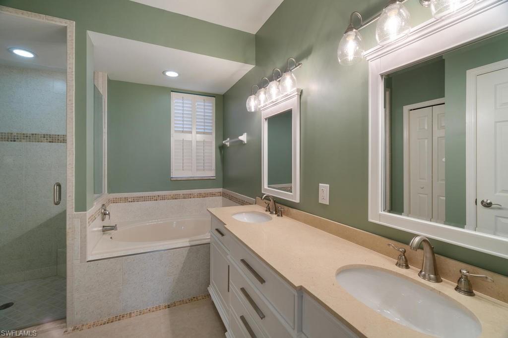 OAKWOOD CARRIAGE HOME - Residential