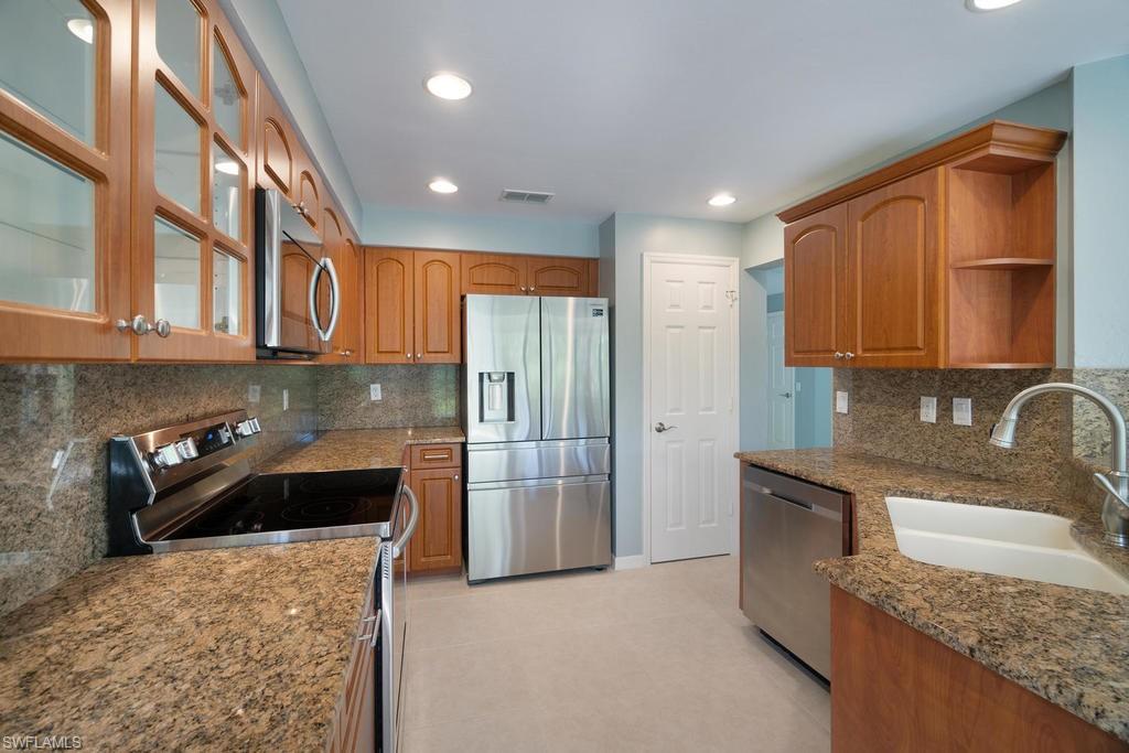 OAKWOOD CARRIAGE HOME - Residential