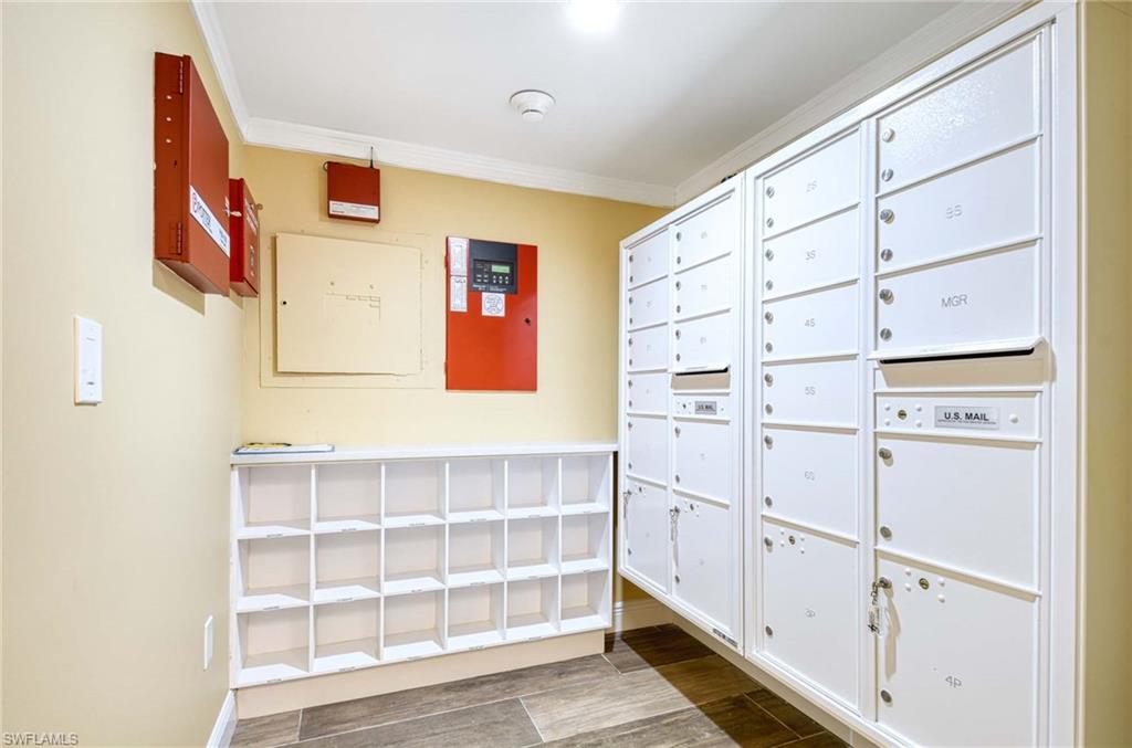 WHITEHALL - Residential
